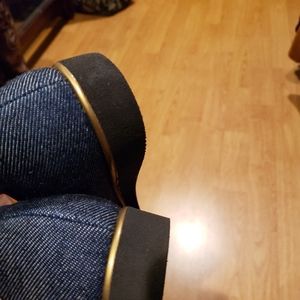 Salvatore  Ferragamo  loafer shoe. Demiu